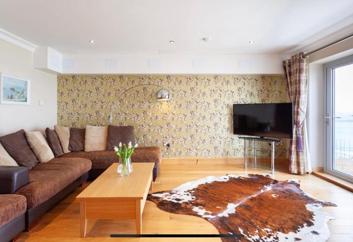 Ferienwohnung Blue Pool View Portrush Exterior foto
