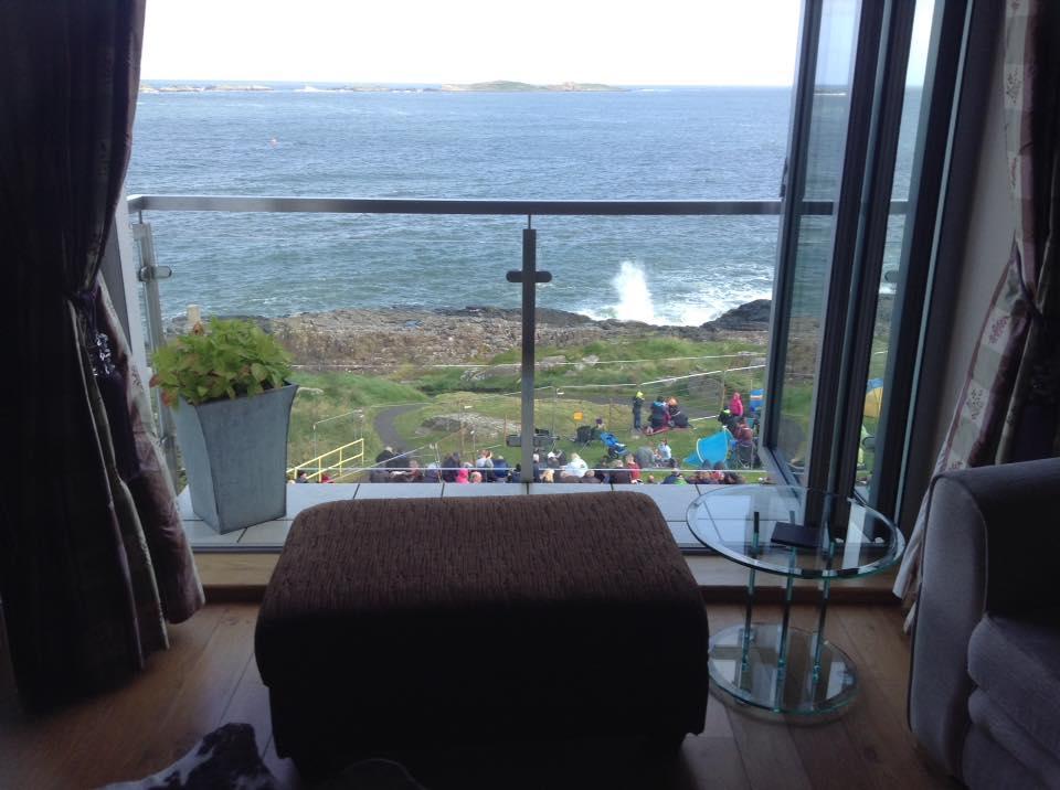 Ferienwohnung Blue Pool View Portrush Exterior foto