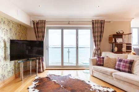 Ferienwohnung Blue Pool View Portrush Exterior foto